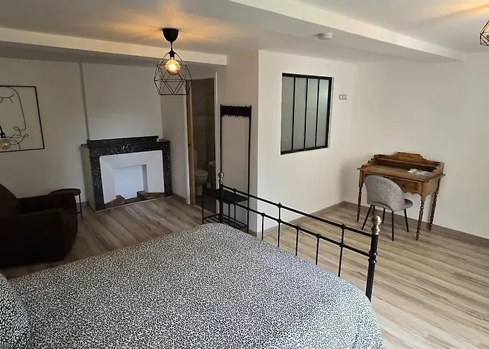 Semesterbostad Aux Deux Marronniers Cathares