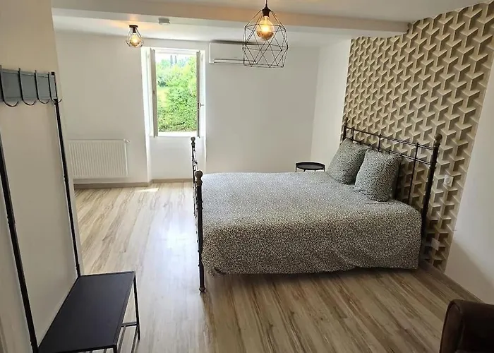 Semesterbostad Aux Deux Marronniers Cathares