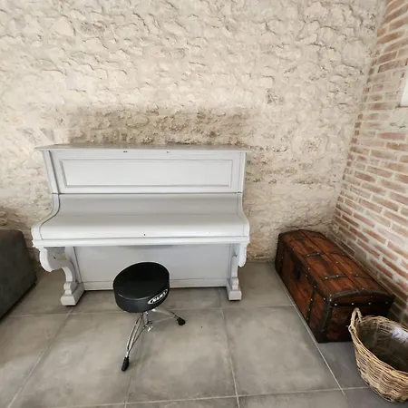 Holiday home Aux Deux Marronniers Cathares *